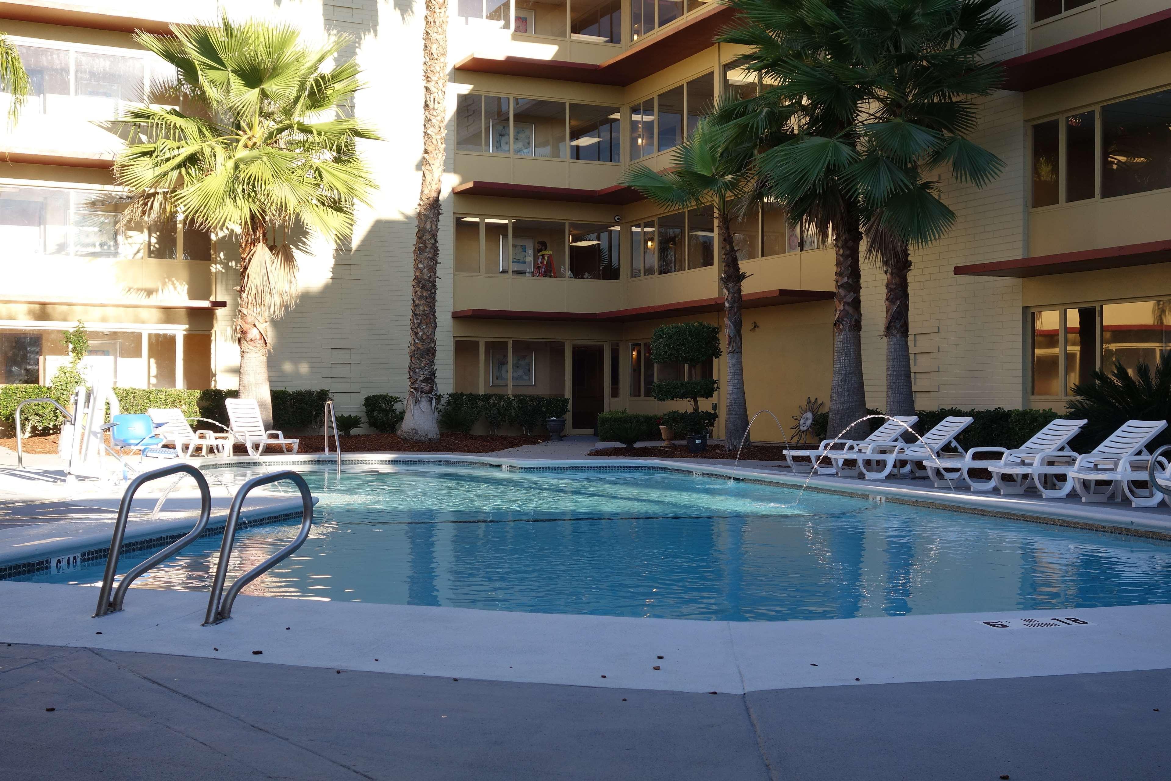 Hotel Ramada By Wyndham Sacramento North Highlands Exterior foto
