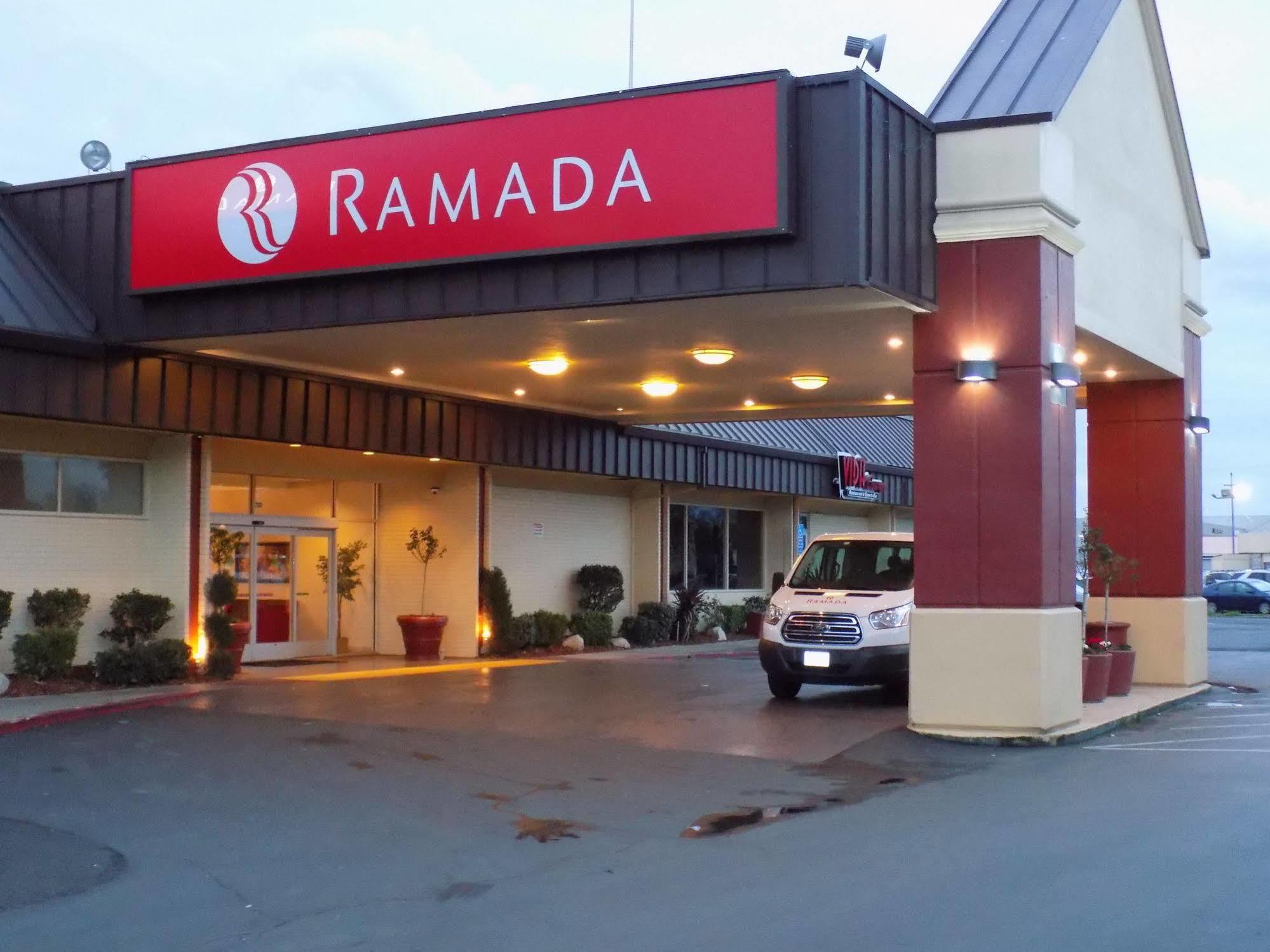 Hotel Ramada By Wyndham Sacramento North Highlands Exterior foto
